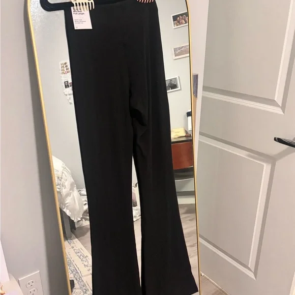 Nike Black Wide-Leg Trousers - Picture 2 of 4